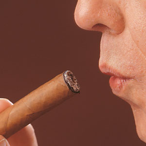 Zigarren anzünden 3. Schritt